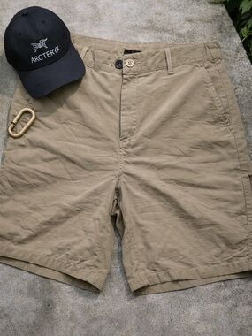 Swiss Tech Khaki Shorts Mens Size 34 Lightweight Stretch Outdoor Casual